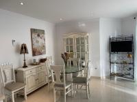 TV a/nebo společenská místnost v ubytování PUERTO BANUS Apartamento PEACE