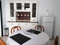 A bed or beds in a room at Low Island House