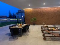 Patio nebo venkovní prostory v ubytování Villa Mediterraneo 2
