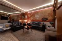 A seating area at Elanaz Hotel