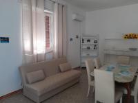 Posedenie v ubytovaní VILLA SALINA MONACI