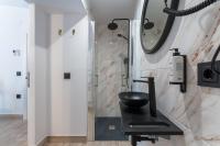 A bathroom at La Posada del Teatro H Boutique Parking Gratis