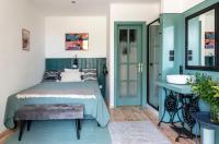 Posteľ alebo postele v izbe v ubytovaní Berky Kúria - Stylish cottage in the Hills of Tolna for 16people