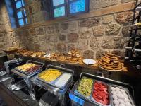 Jídlo v hotelu nebo okolí