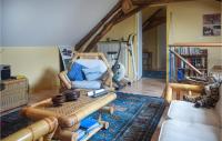 Posedenie v ubytovaní Stunning Home In Ardentes With Kitchen