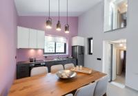 Kuchyňa alebo kuchynka v ubytovaní RIZOMATA LUXURY VILLAS