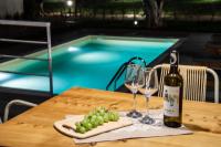 Nápoje v ubytovaní RIZOMATA LUXURY VILLAS