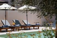 Bazén v ubytovaní RIZOMATA LUXURY VILLAS alebo v jeho blízkosti