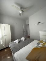 A bed or beds in a room at Estupendo apartamento en Estación-Centro, WIFI, Agua por Osmosis