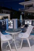Balkón nebo terasa v ubytování Ammos Luxury Apartments