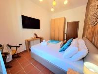 Televízia a/alebo spoločenská miestnosť v ubytovaní APARTMENT SOPHIE 45