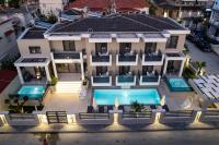 Bazén v ubytování Ammos Luxury Apartments nebo v jeho okolí