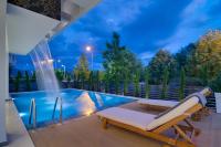 Bazén v ubytovaní Selin Luxury Residences alebo v jeho blízkosti