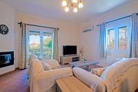 TV a/nebo společenská místnost v ubytování Corfu Summer Maisonette