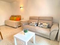 Půdorys ubytování Studio with access to the garden. Open pool. Beach very close. Wifi & Netflix FREE