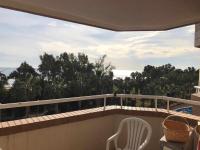 A balcony or terrace at Apartamento a primera linea de playa ideal para relajarte - COSTA MARINA III