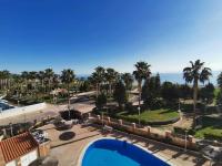 The swimming pool at or close to Apartamento a primera linea de playa ideal para relajarte - COSTA MARINA III