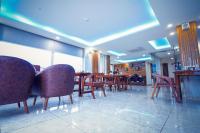 Posezení v ubytování Click Collection The Abode, Dharamshala