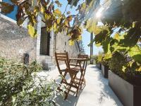 Ogród w obiekcie La Parenthèse, joli studio avec terrasse
