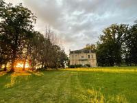 Vonkajšia záhrada v ubytovaní Chateau du Grand Lucay