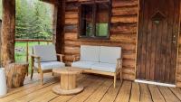 Balkón nebo terasa v ubytování Raistiko Talu- Farmhouse, off-grid cabin and more