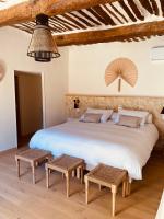 Posteľ alebo postele v izbe v ubytovaní La Bastide des Oliviers Provence - Mirabel aux Baronnies