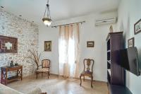 TV a/nebo společenská místnost v ubytování Ekavi Apartment