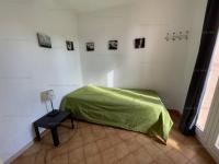 Posteľ alebo postele v izbe v ubytovaní T2 en rez-de-jardin avec terrasse au Rayol-Canadel - FR-1-100-283