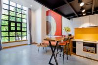 Flexi Hotel & Apartmentにあるキッチンまたは簡易キッチン