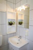 Kúpeľňa v ubytovaní Apartment Ananina by Interhome