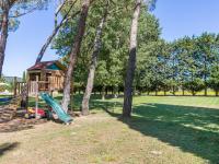 Vonkajšia záhrada v ubytovaní Apartment Marrone by Interhome