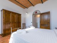 Posteľ alebo postele v izbe v ubytovaní Apartment Villa Caggio-1 by Interhome