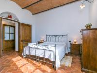 Posteľ alebo postele v izbe v ubytovaní Apartment Villa Caggio-1 by Interhome