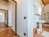 Kúpeľňa v ubytovaní Apartment Villa Caggio-1 by Interhome