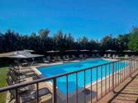 Basen w obiekcie Apartment Il Granaio by Interhome lub w pobliżu