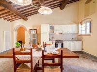 Kuchnia lub aneks kuchenny w obiekcie Apartment Il Granaio by Interhome