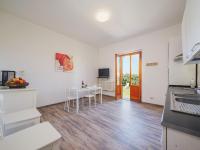 Kuchnia lub aneks kuchenny w obiekcie Holiday Home Elena by Interhome