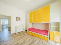 Łóżko lub łóżka w pokoju w obiekcie Holiday Home Elena by Interhome