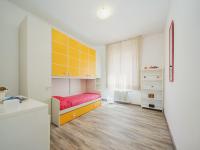 Łóżko lub łóżka w pokoju w obiekcie Holiday Home Elena by Interhome
