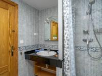 Koupelna v ubytování Apartment Benasol-1 by Interhome