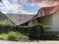 Budynek, w którym mieści się apartament