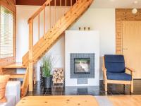 Posezení v ubytování Holiday Home Kanervarinne by Interhome