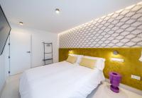 Posteľ alebo postele v izbe v ubytovaní NEAR BEACH Stunning Views & Comfort