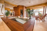 Basen w obiekcie Wellness apartmány Fürst lub w pobliżu