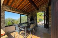 Balkon lub taras w obiekcie Farmhouse 6 pers in Peymeinade - 20 min from Cannes