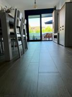 Kuchyň nebo kuchyňský kout v ubytování Apartamento praia Canelas