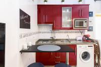 Kuchyňa alebo kuchynka v ubytovaní WintowinRentals Coqueto apartamento en el Centro de Málaga