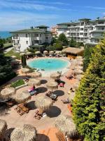Bazén v ubytování Emerald Beach Resort & Spa nebo v jeho okolí