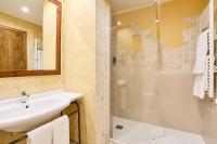 Un baño de Hotel Silken Villa de Laguardia
