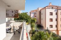 Balkón alebo terasa v ubytovaní Apartment Zenta with terrace and sea view, 4 min walk to the beach